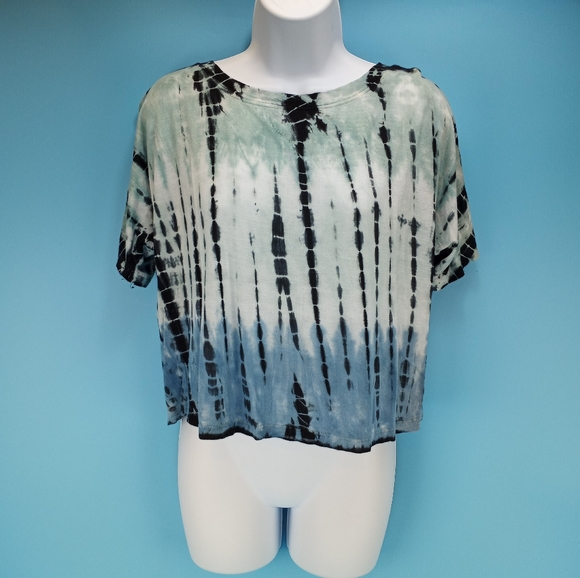 Dreamsicle Junior Size Medium Cropped Tie Dye Short Sleeve Shirt Green Blue Blk - Picture 2 of 12